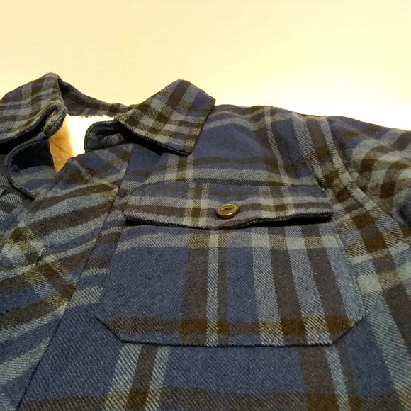 ⬇️ON faux sherpa lined flannel jacket - Picture 2 of 8